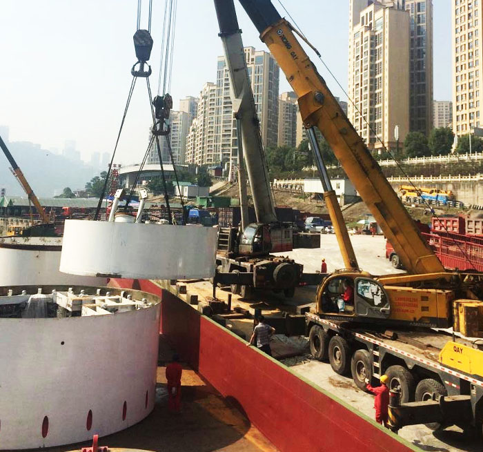吴中吊车作业中